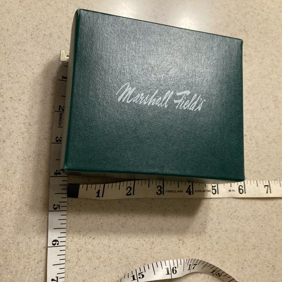 Marshall Fields Small Gift Boxes - Picture 10 of 13